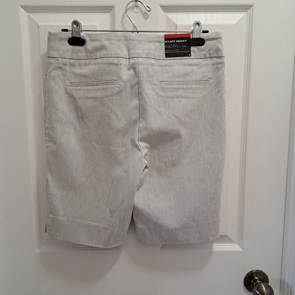 ❤️ Hilary Radley Bermuda Shorts Women's Size 8 Grey Stripe White Stretch - Picture 10 of 11
